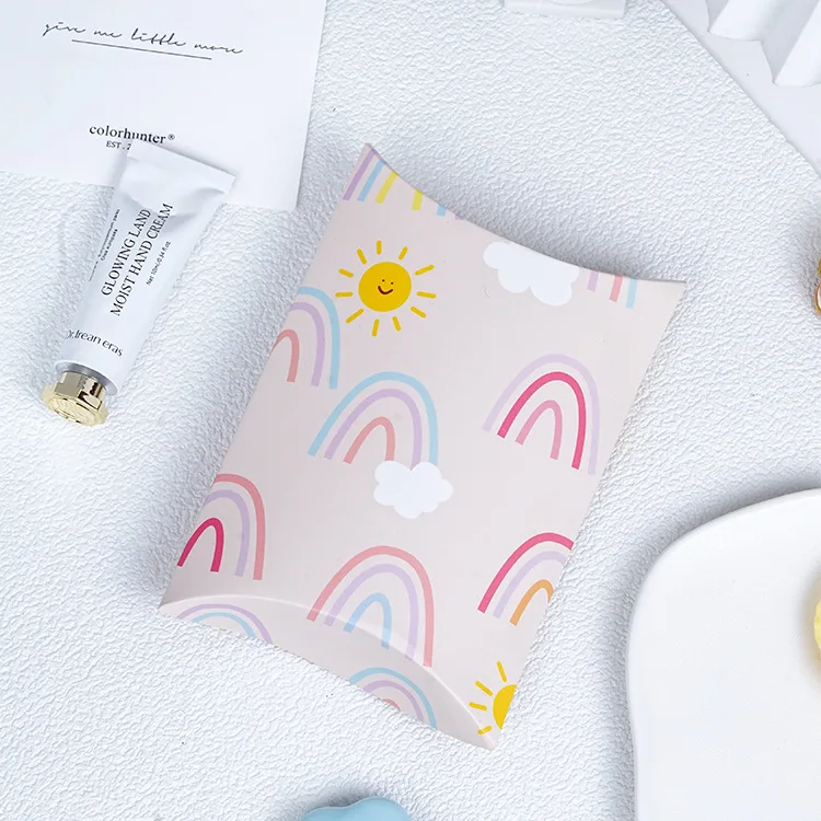 

Бумажные подарочные коробки в форме подушки