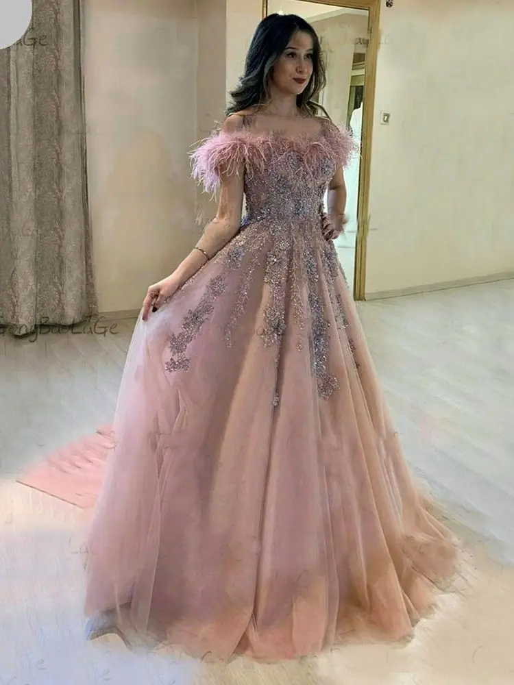 

Elegant Prom Dresses Off The Shoudler Lace Applique Beading Feather Boat neck Strapsless Evening Party Dress Long Tulle Pleated