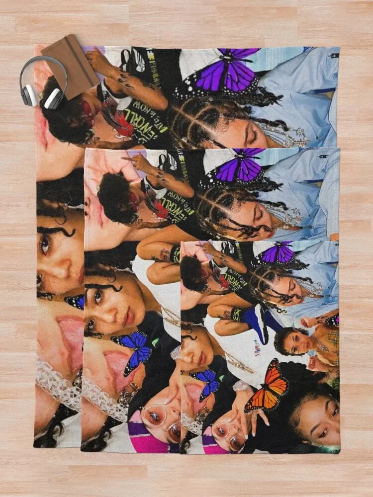 Пушистые одеяла Coi Leray