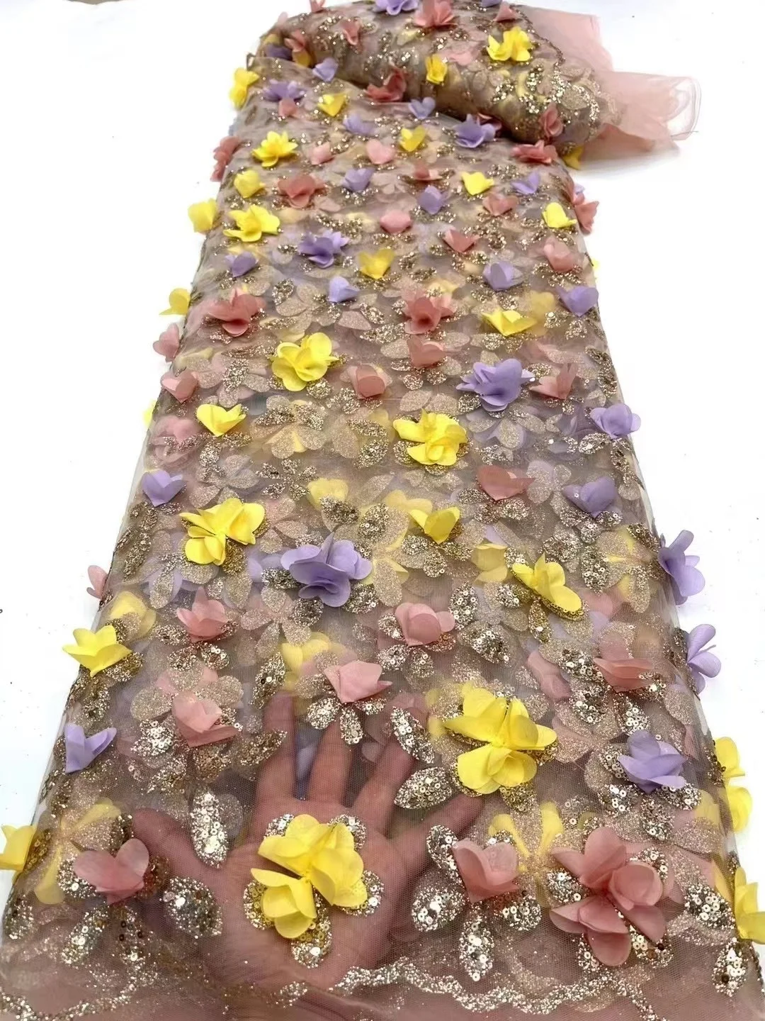 

2022 Latest Fashion African3D Flower Embroidery Lace Fabric High Quality Handmade French Tulle Lace Fabric for Wedding