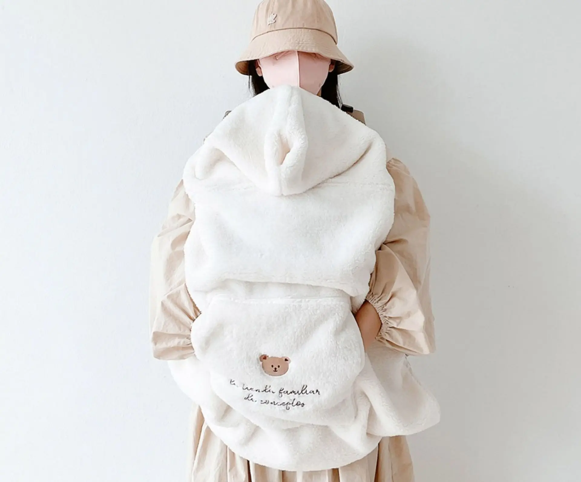 Windproof Cloak Stroller Cover Warm Soft Fleece Baby Blanket Embroidered Bear Newborn Carrier Carry Blankets Korea Swaddle Wrap