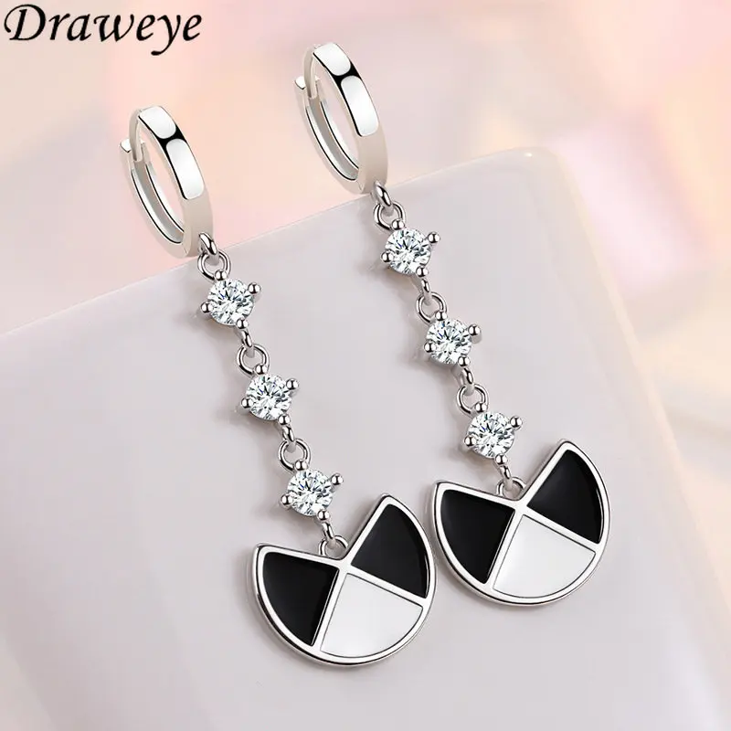 

Draweye Geometric Earrings for Women Black White Elegant Sweet Korean Style Jewelry Office Lady Simple Pendientes Mujer