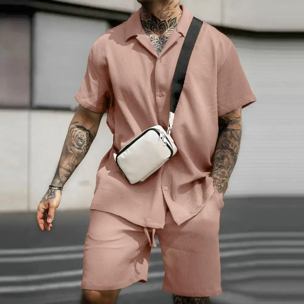 

2Pcs/Set Men Casual Outfit Lapel Short Sleeve Shirt Elastic Waistband Drawstring Wide Leg Shorts Set Solid Color Tracksuit