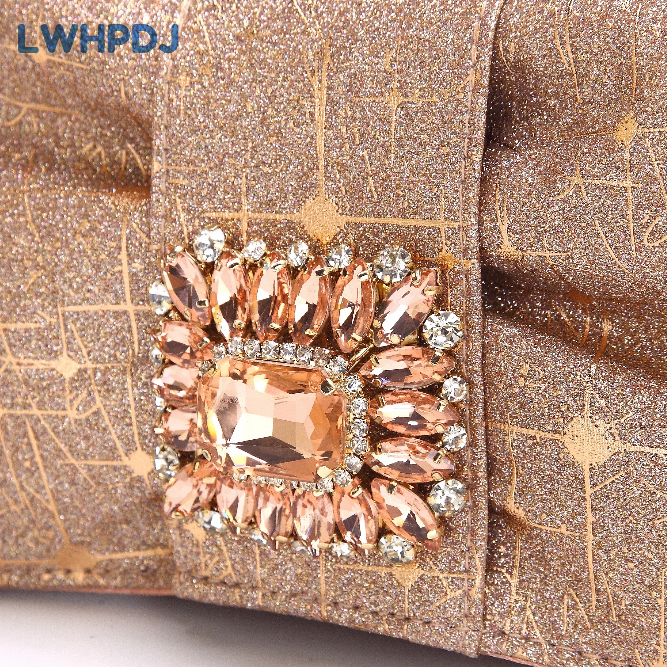 Новинка босоножки цвета шампань на высоком каблуке с острым носком украшенные