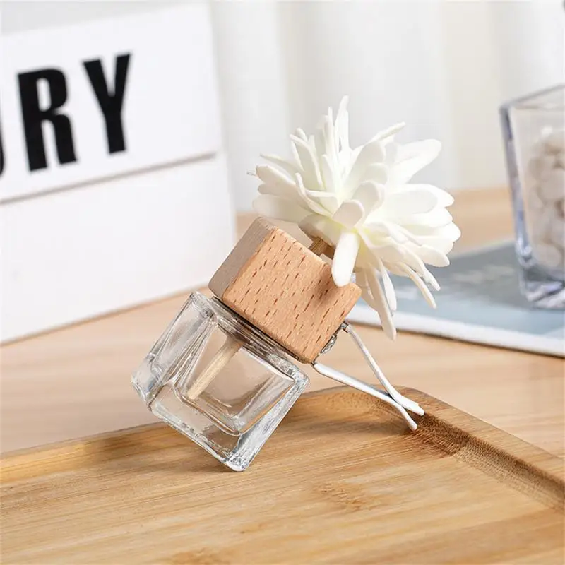 

Wooden Bottle Caps Car Pendant Fragrance Bottle Pure And Fresh Flower Shape The Glass Bottle Body Diffuser Fashion Simple 8/10ml