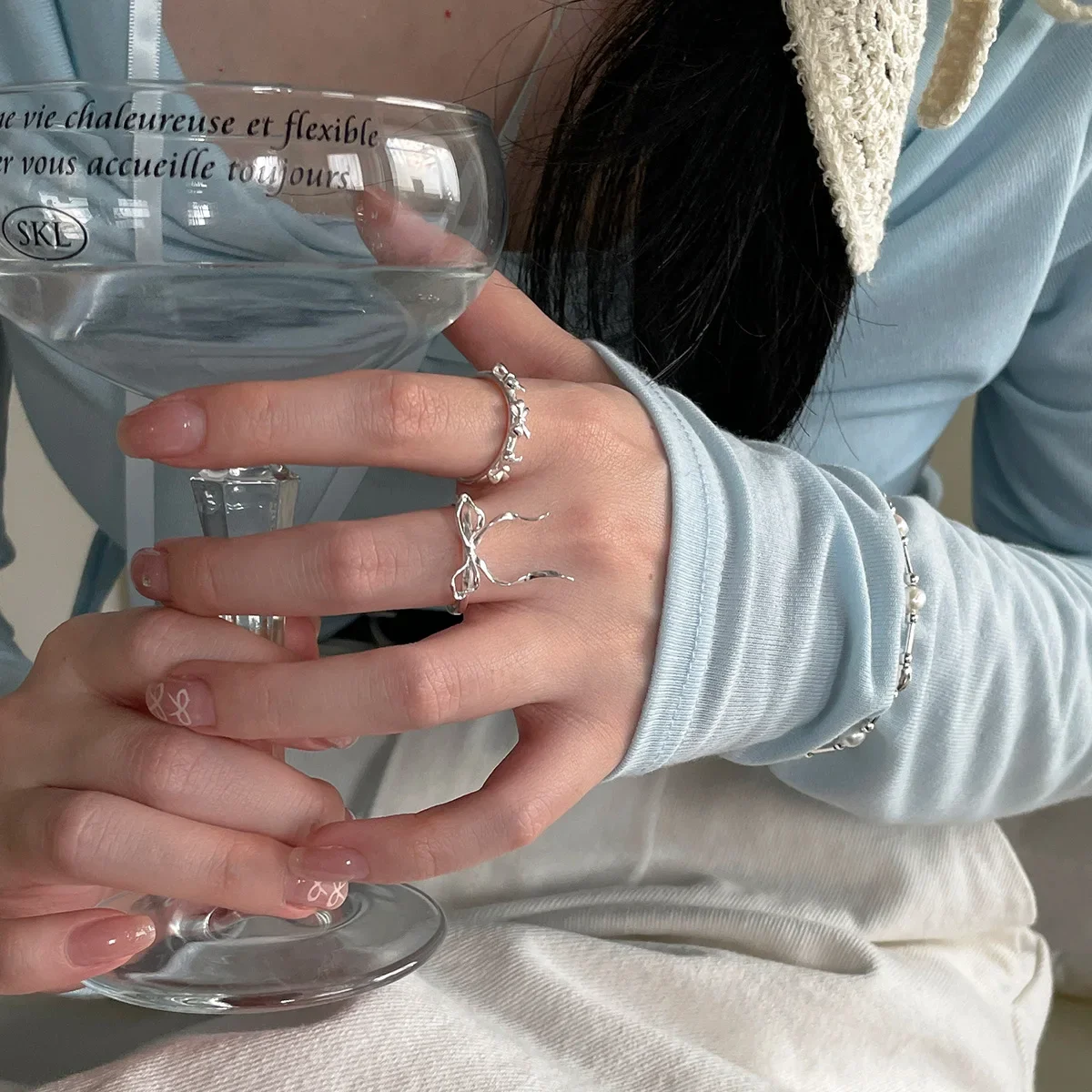 Женское регулируемое кольцо с геометрическими линиями и бантом