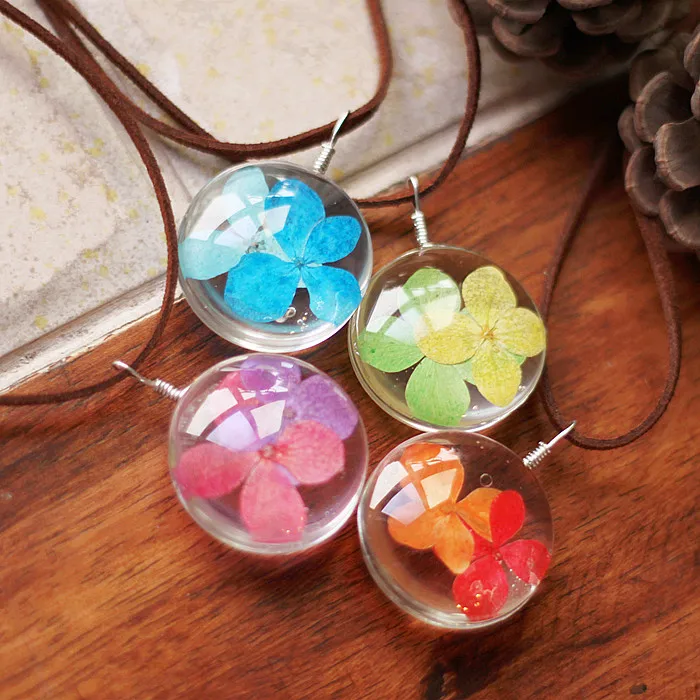 

DEAR-LIFE Forest Department Handmade Retro Double-sided Hydrangea Petal Pendant Immortal Flower Necklace Personalized Jewelry