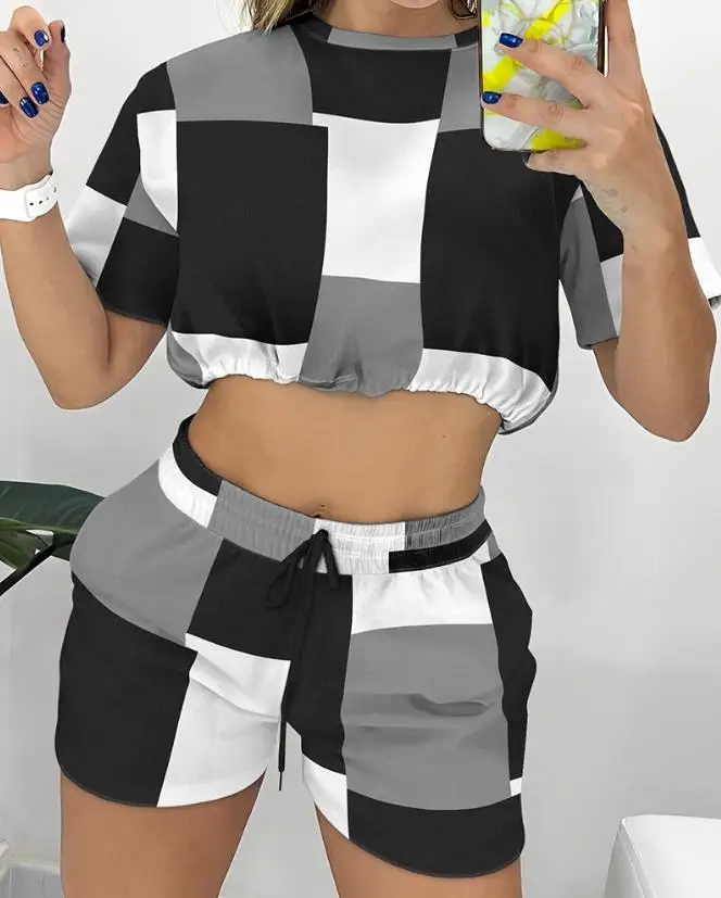 

Женский комплект из двух предметов, повседневный укороченный топ с геометрическим принтом и короткими рукавами и модные шорты на шнуровке, летняя уличная одежда, 2023