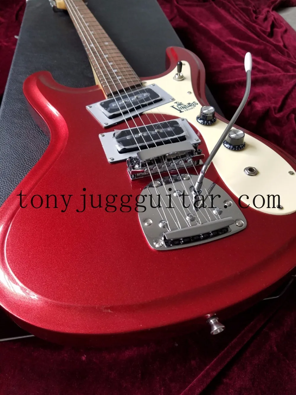 

1966 Ventures Mosrite Metallic Red Electric Guitar Tremolo Bridge,Whammy Bar, Dual P-90 Pickups, Vintage Tuners, Chrome Hardware