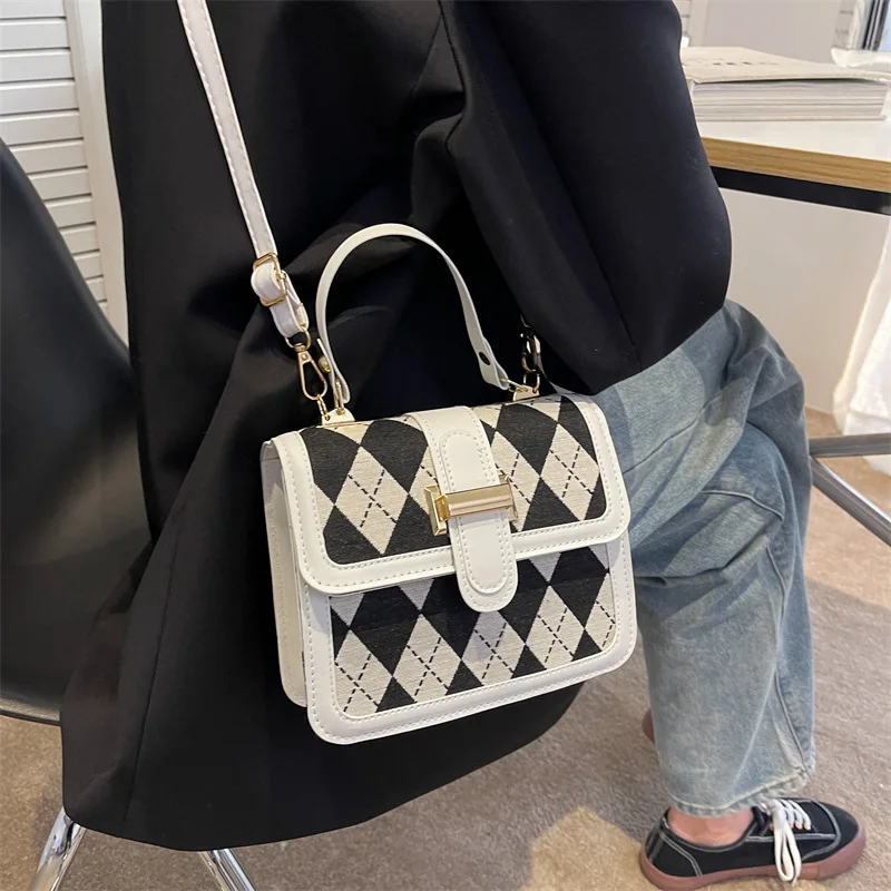 

2022 New Rhombus Stitching Handbags Spring Trend Fashion Shoulder Bag Retro Simple Messenger Small Square Bag
