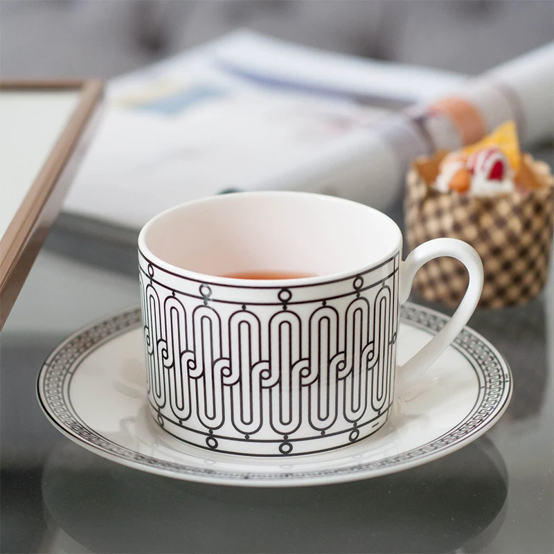 

Copo de café elegante com marcação h dourada, conjunto de copo de café europeu de alta qualidade para chá e pires
