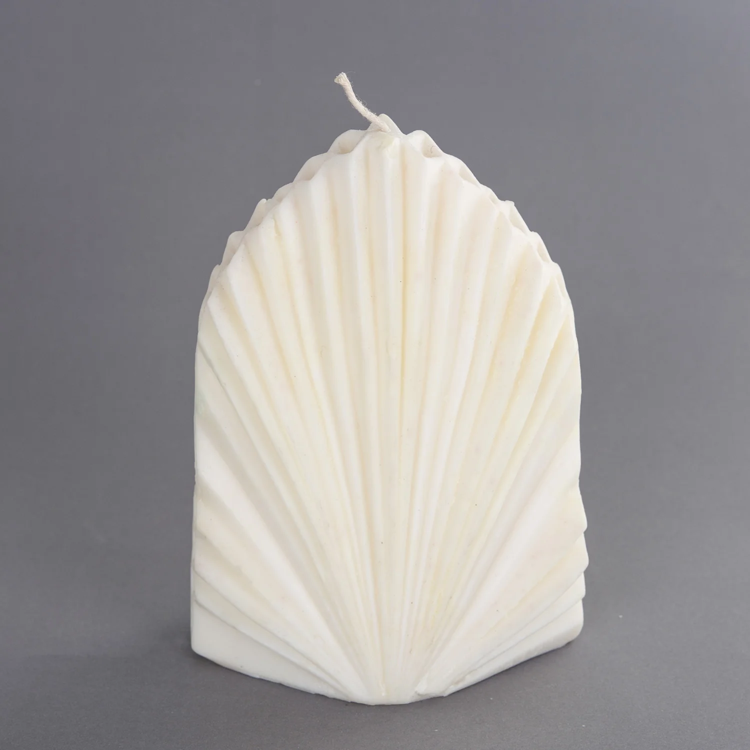 

Белая устричная свеча Veramaya, 15 см, 500 г