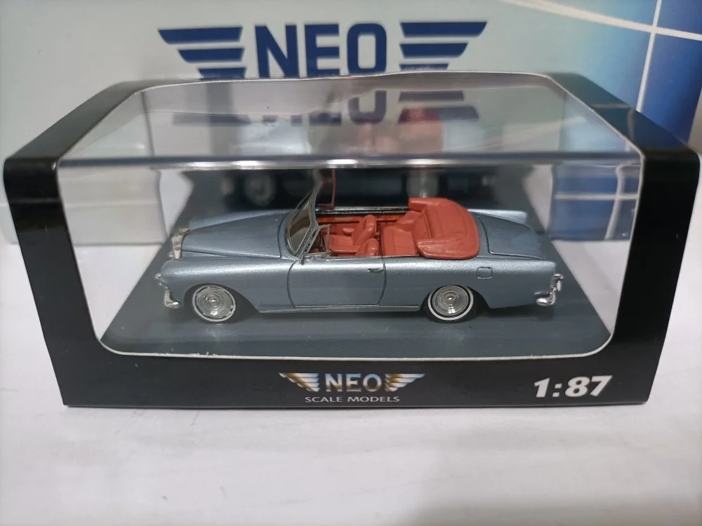 

Модель автомобиля из полимера 1/87 Neo Bentley Continental Convertible SIII Continental Blue High-end коллекция орнаментов в подарок
