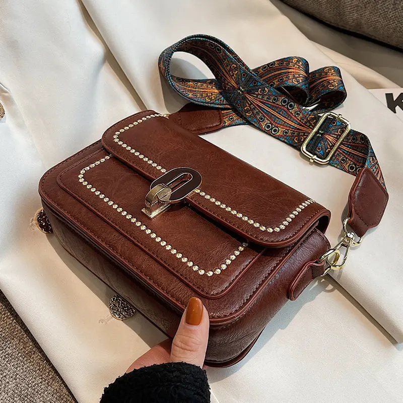 

2023 Summer Women's New style Versatile Leather Crossbody Bag Retro Temperament Small Bags purses and handbags