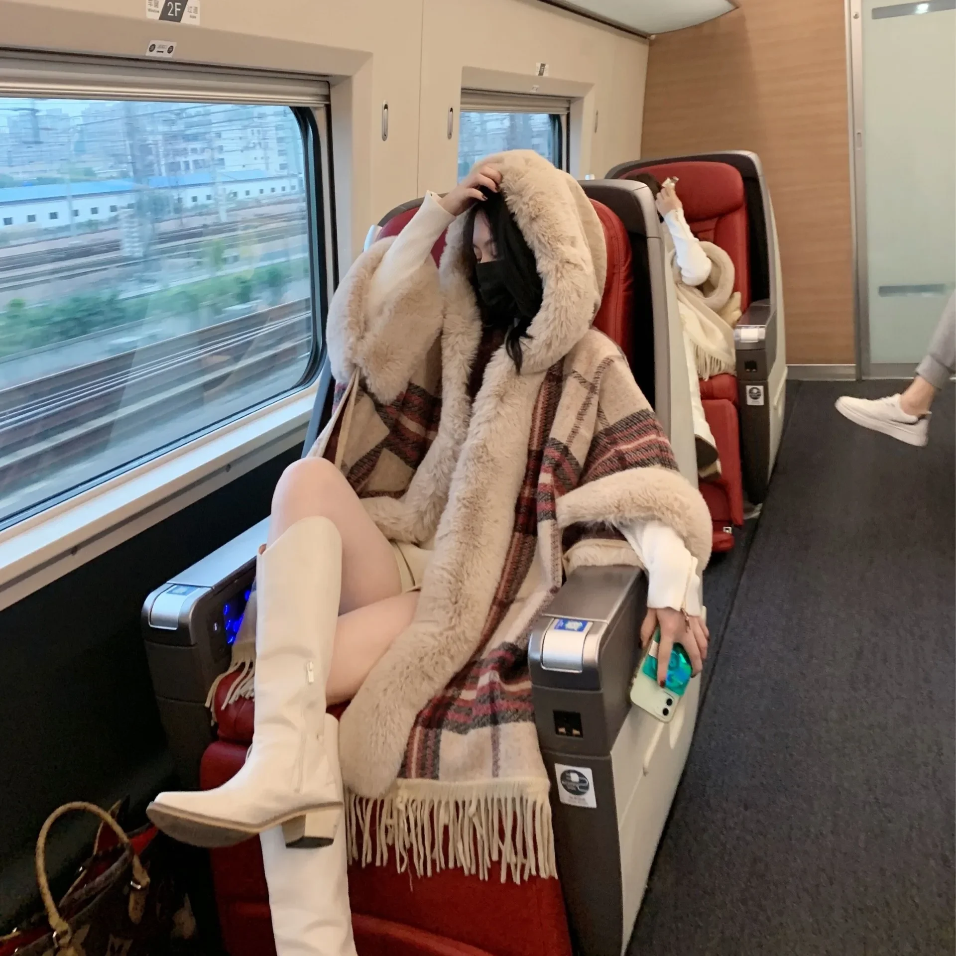 Женский трикотажный свитер в клетку стиле ретро Осень-зима