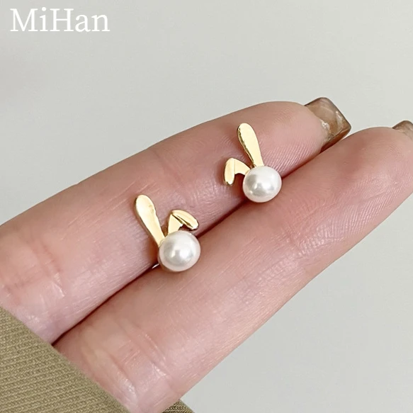 

Mihan Fashion Jewelry 925 Silver Needle Simulated Pearl Earrings Hot Sale Metallic Gold Color Rabbit Stud Earrings For Women