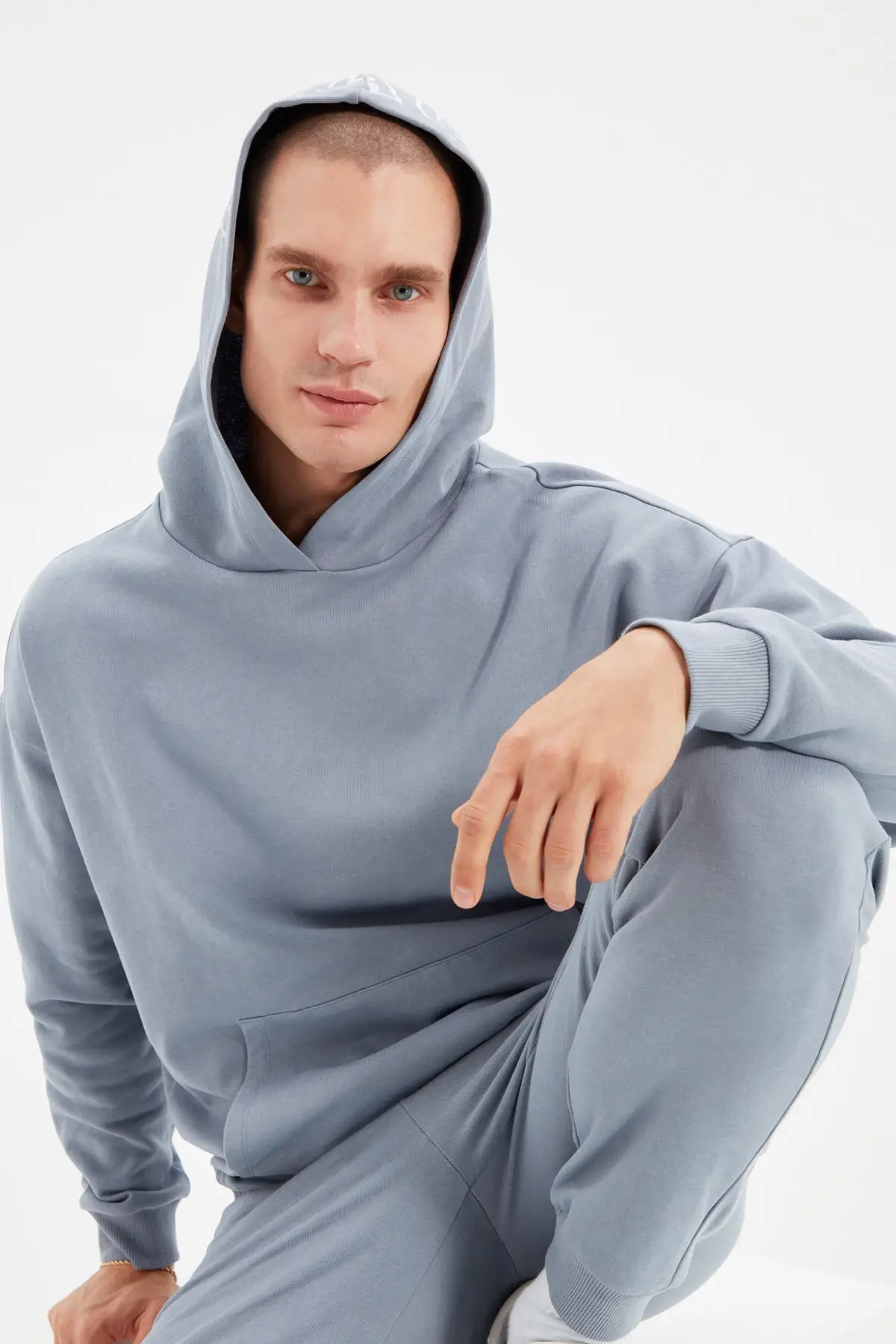 

Trendyol Male 100 Organic Cotton Oversize Fit Sweatshirt TMNAW22SW1041