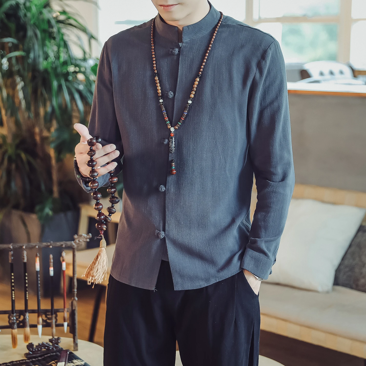 

Рубашка мужская с воротником-стойкой, из хлопка и льна