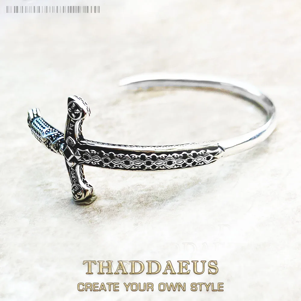 Браслет на запястье с королевским орнаментом и мечом из серебра 925 пробы - купить