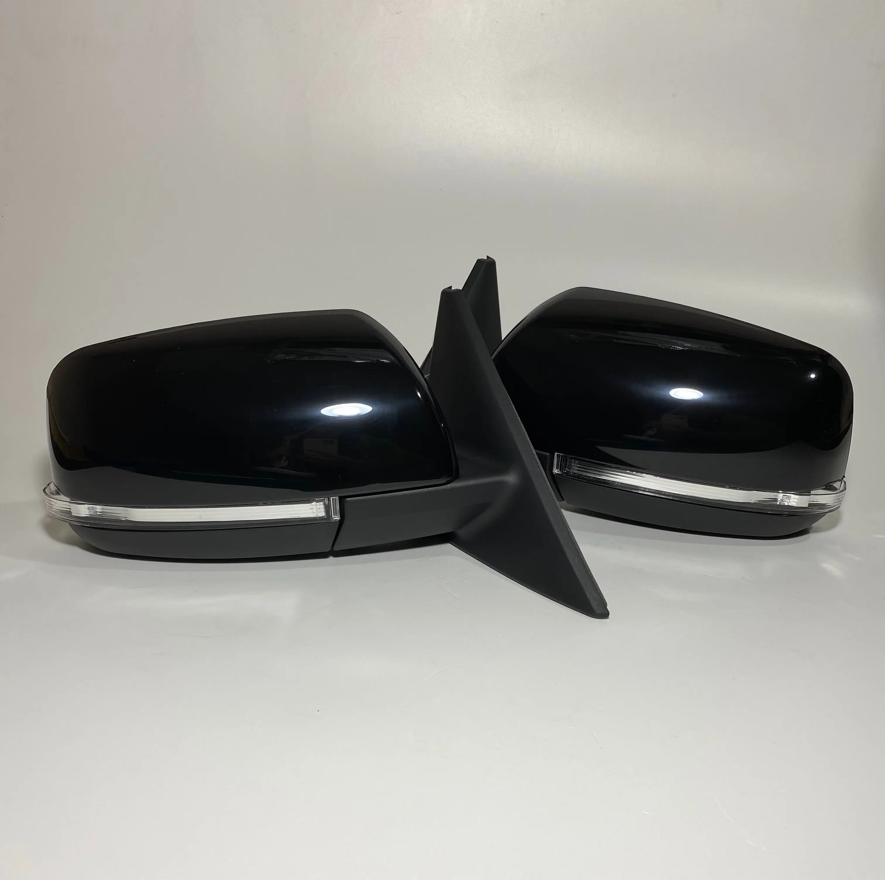 Комплект зеркал LADA Приора SE н/о на ВАЗ 2170-72, 2110-12 с тросовым приводом и повторителем поворота