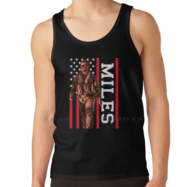 мерч милса. Tommyinnit in his merch. мерч велл ляшмот. толстовку милс кела. мерч милса.