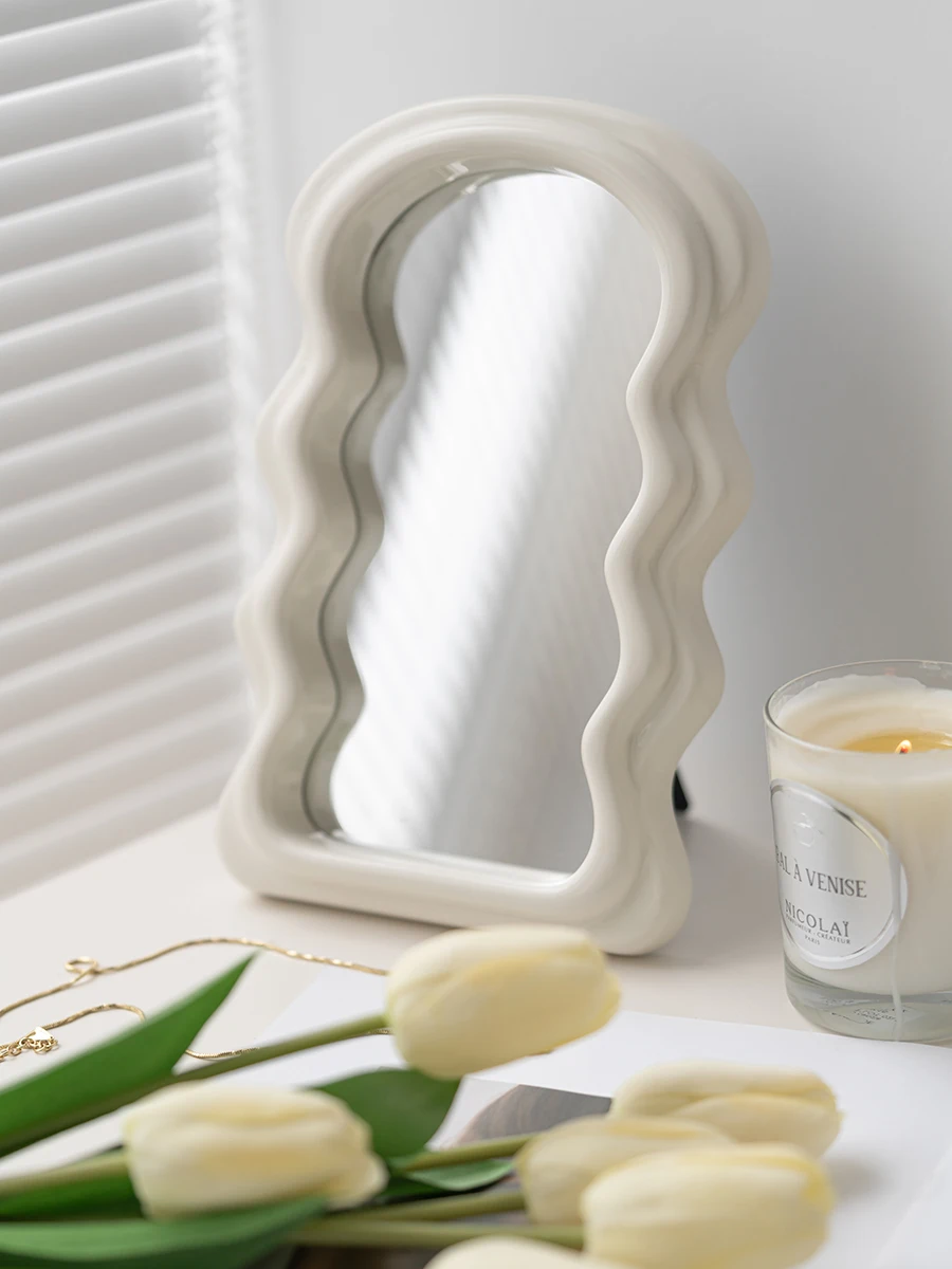 

MOMO Simple Ins Makeup Mirror Bedroom Bedside Dressing Table Decorative Mirror Desktop Shaped Ornaments