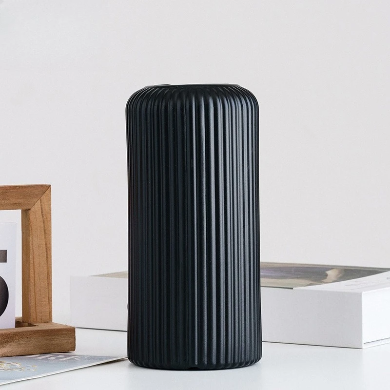 

Пластиковая ваза для цветов