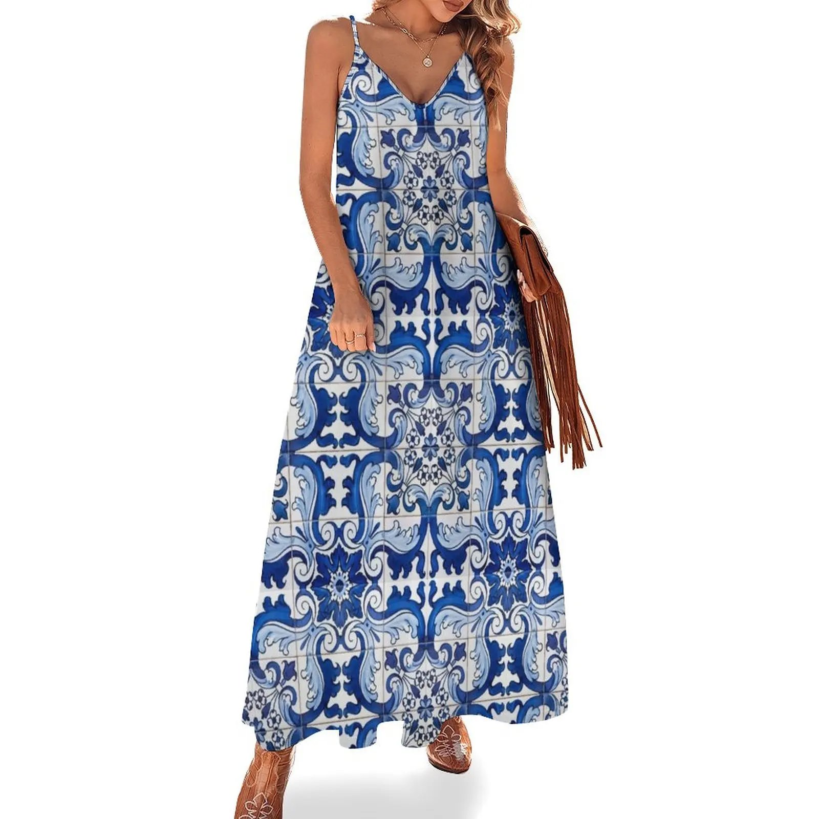 Антикварное классическое длинное платье без рукавов из плитки Azulejo с цветочным