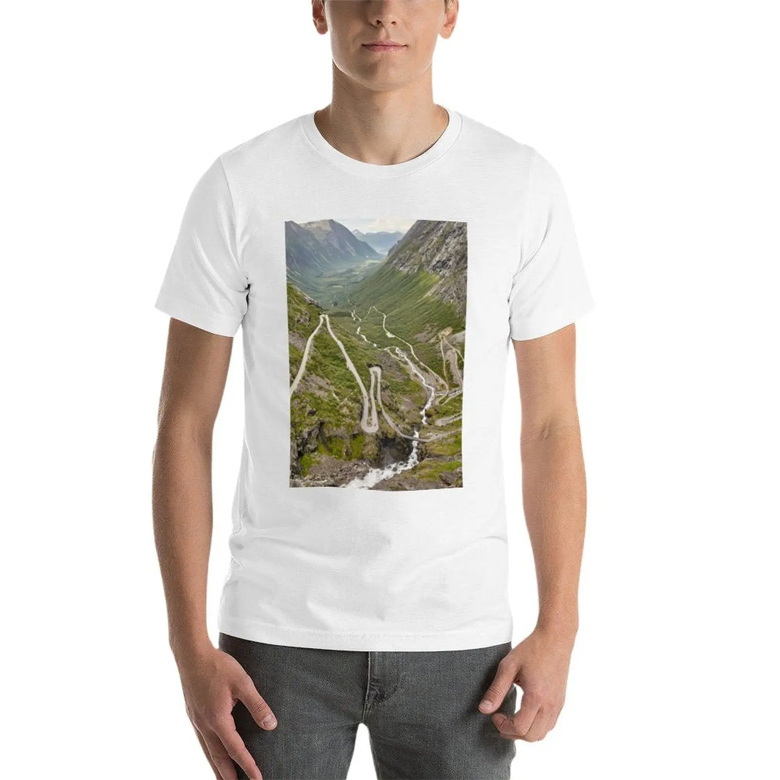 Фото Футболка Geiranger-Trollstigen, Норвегия, мужская футболка из хлопка, высококачественная мужская футболка, хлопковая футболка с графическим принтом, комплект футболок №3
