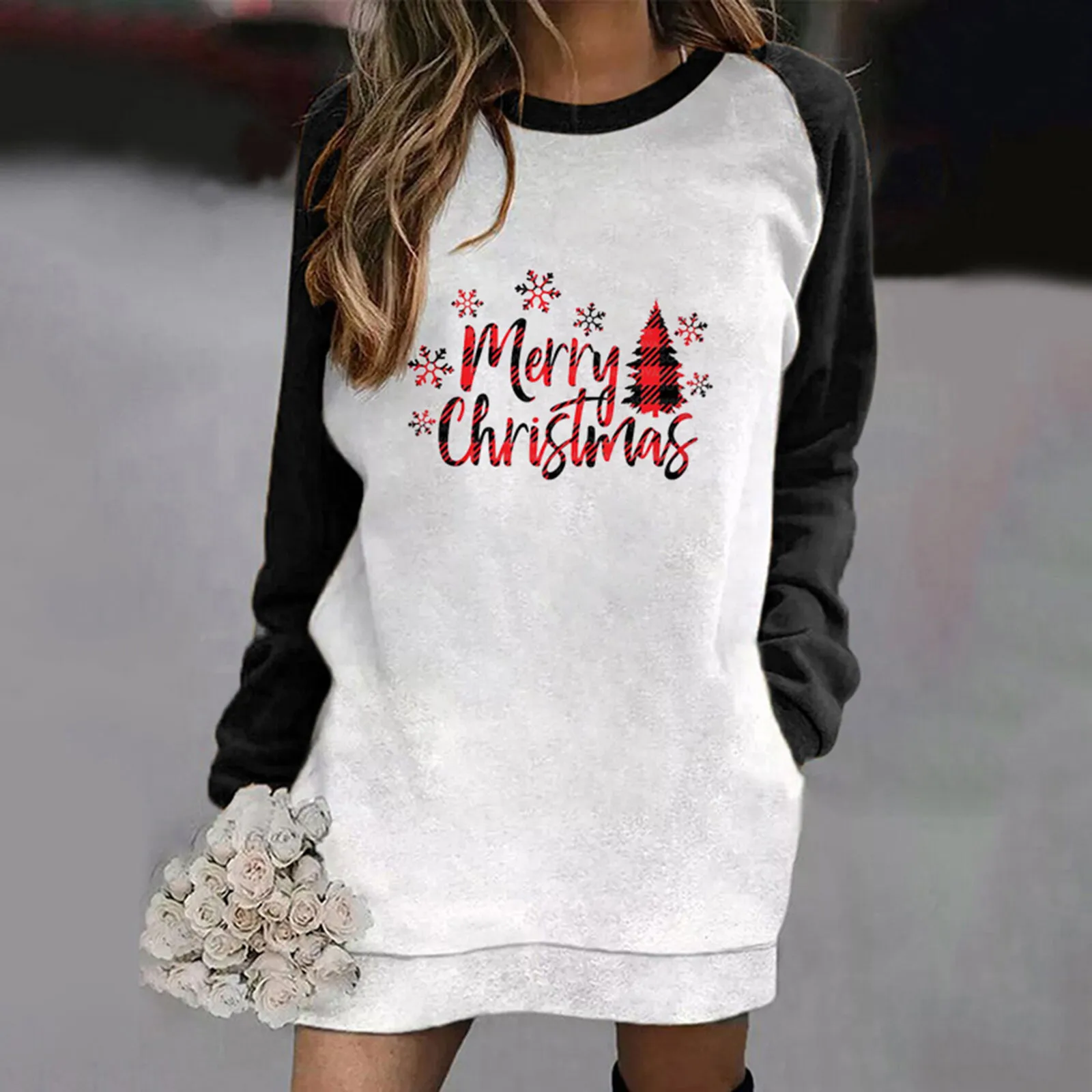 

Женское платье-свитшот контрастных цветов с длинным рукавом и круглым вырезом