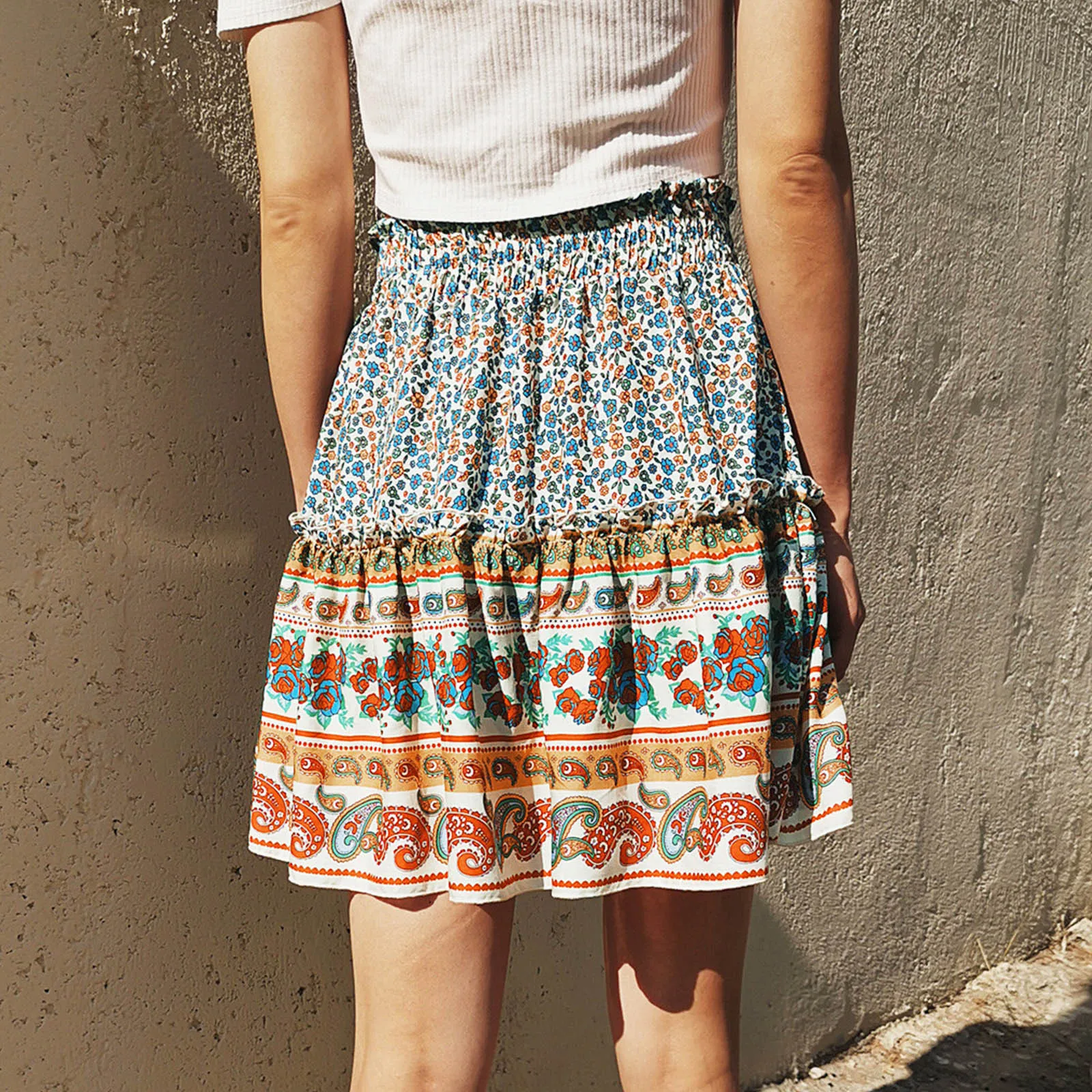 Летняя женская короткая юбка в стиле бохо