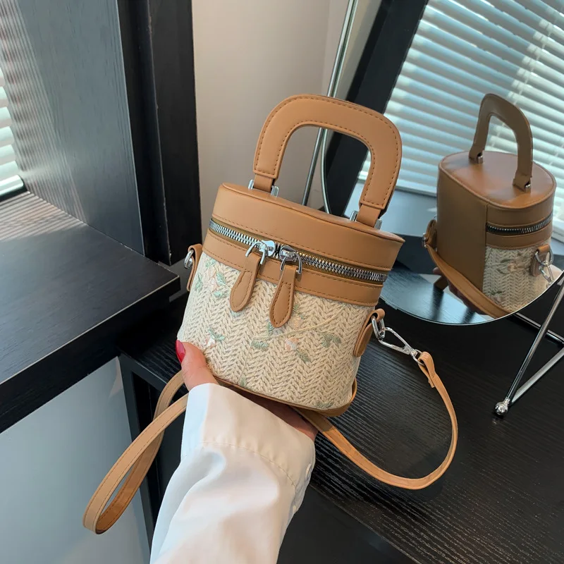 

Flower Straw Crossbody Bags Women Summer Beach Woven PU Handbags Patchwork Messenger Bags Small Round Ladies Shoulder Bags