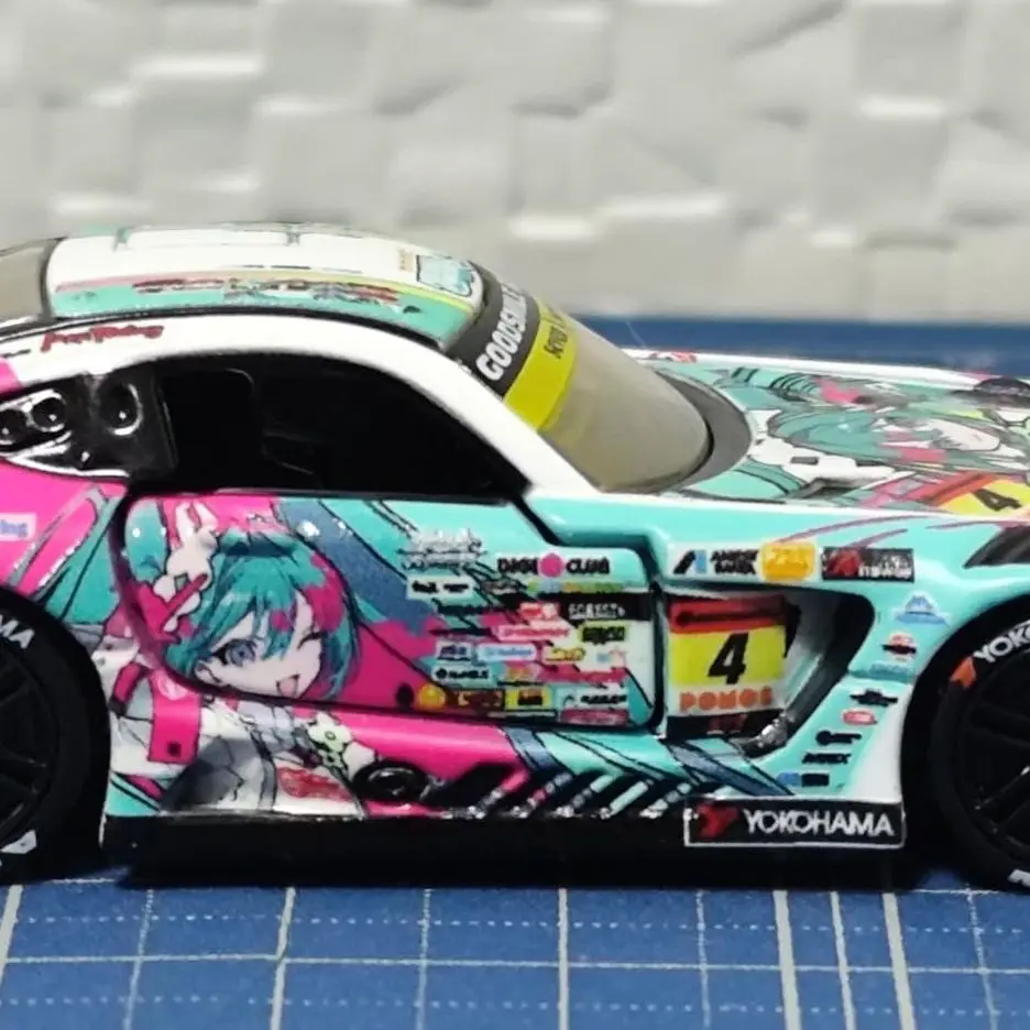 Фото Коллекционная модель Takara Tomy Tomica Premium Series: Hatsune Miku Mercedes AMG, литая машинка, подарок к празднику №4