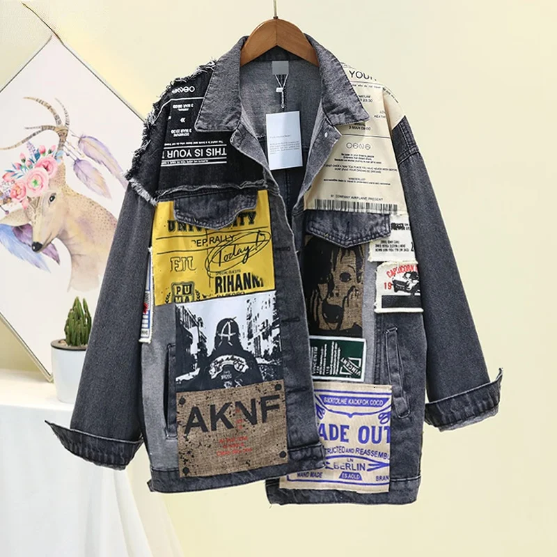 

2022 Vintage Full Sleeve Appliques Newspaper Pattern Loose Chic Black Denim Jacket Leisure Trend Coat 2022 Spring New Ql14001