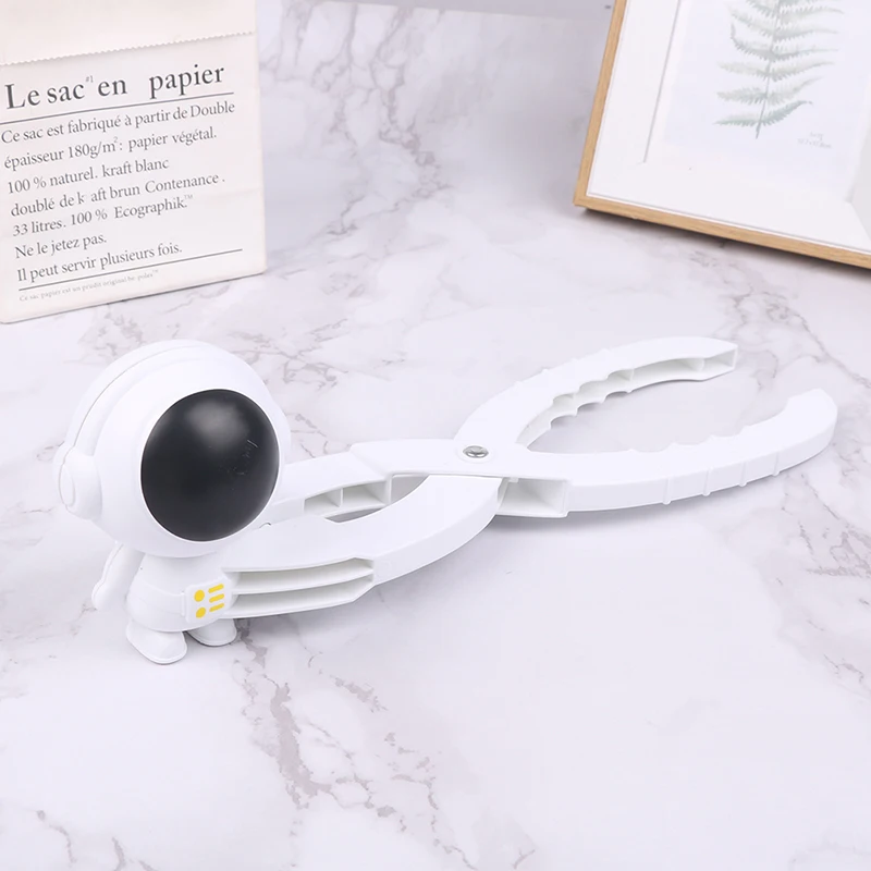 

Снежный шейпер в форме астронавта, щипцы для снега в форме человека, детские зимние игрушки с гибкими ручками