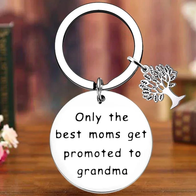 Металлический брелок в виде бабушки подарок для подвеска первый раз