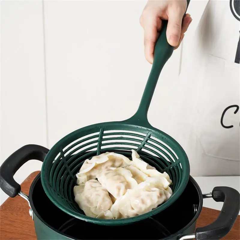 

Non-stick Pan Large Colander Long Handle Spoon Kitchen Tool Noodles Dumpling Strainer Plastic Kitchen Silicone Strainer Hanging