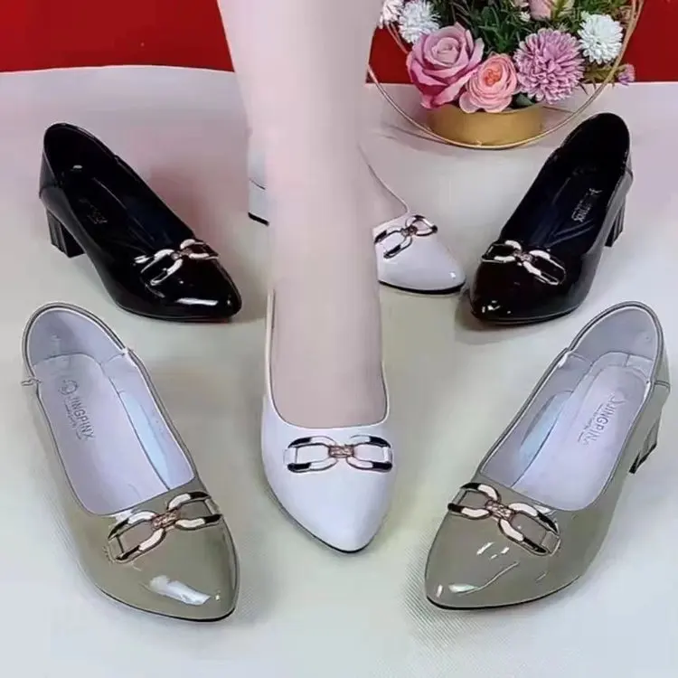

Туфли женские на массивном каблуке, заостренный носок, металлическая цепочка, туфли-лодочки, лето 2023
