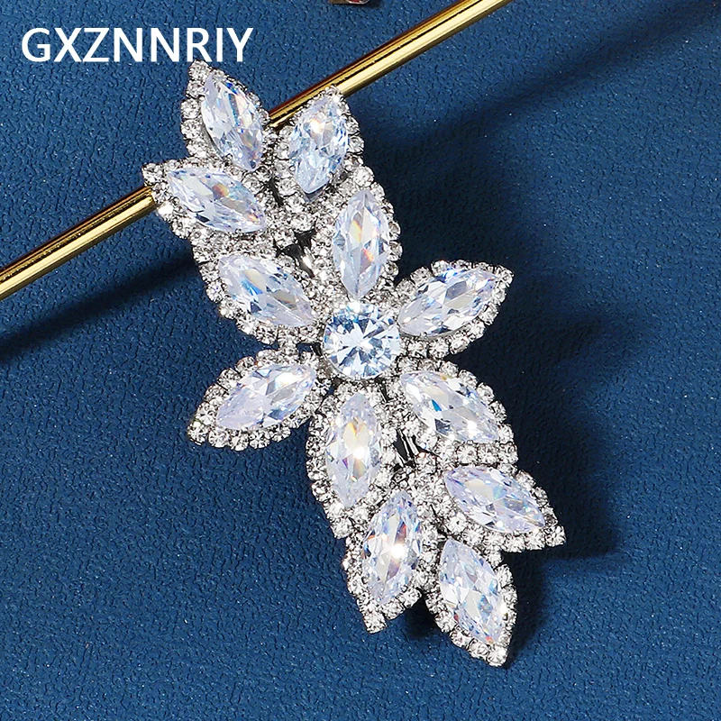 Женская заколка для волос серебряного цвета с фианитом