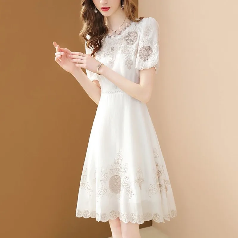 

Slim White Dress Women Luxury Lace Embroidered Midi Vestidos Summer Ladies Elegant Dresses Chic Design Stylish Female Clothing