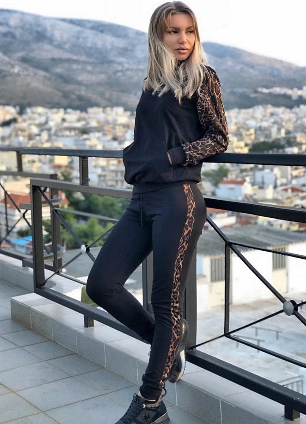 Спортивный костюм женский леопардовый толстовка с капюшоном и принтом