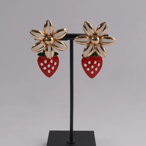 WEALTHYBOO Висячие серьги с цветком и клубникой