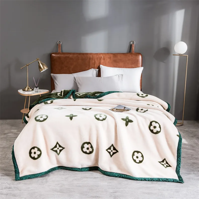 

Thickened Warm Blanket Air Conditioning Napping Car