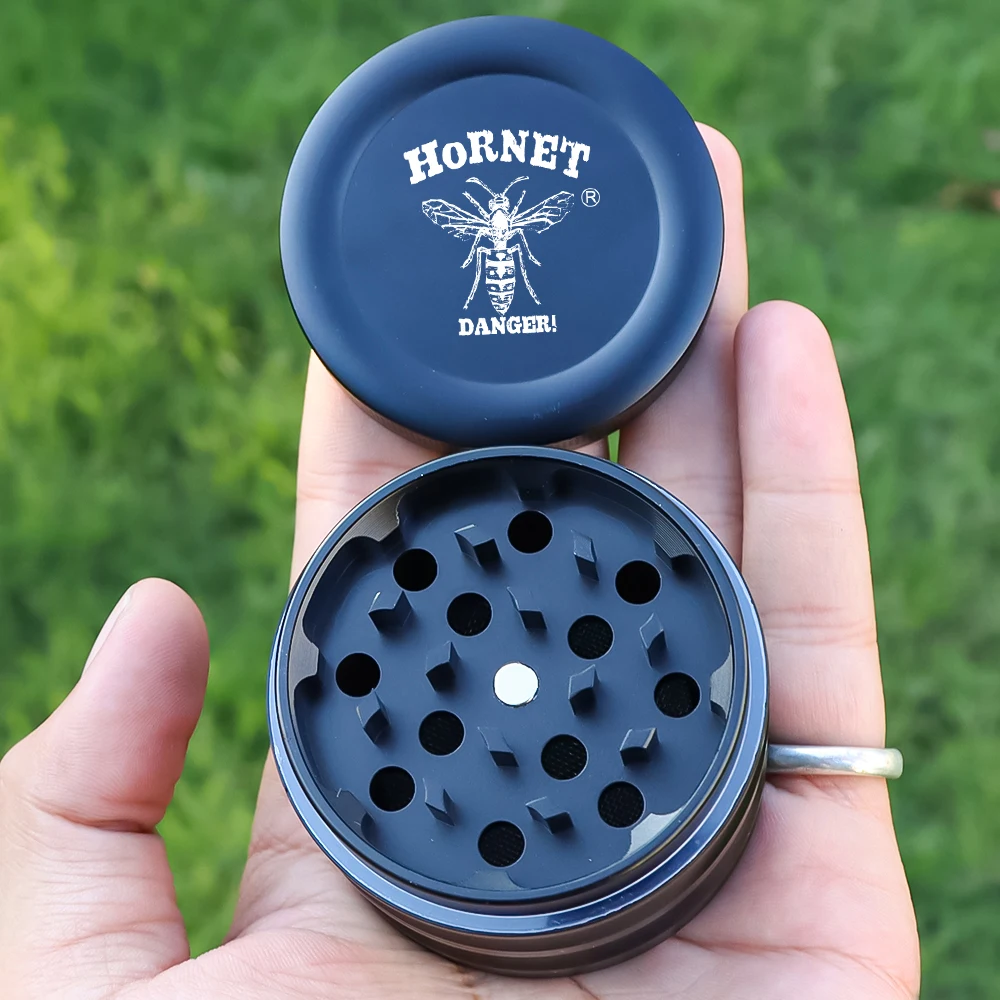 

HORNET HONEYPUFF TOPPUFF BLADE 56mm 4 Layer Aluminum Herb Grinder Metal Frosted Tobacco Grinder Spice Crusher