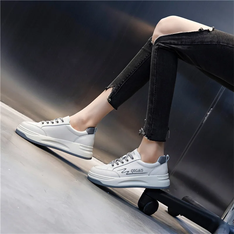 Маленькие белые весенние модные новые спортивные дышащие повседневные женские