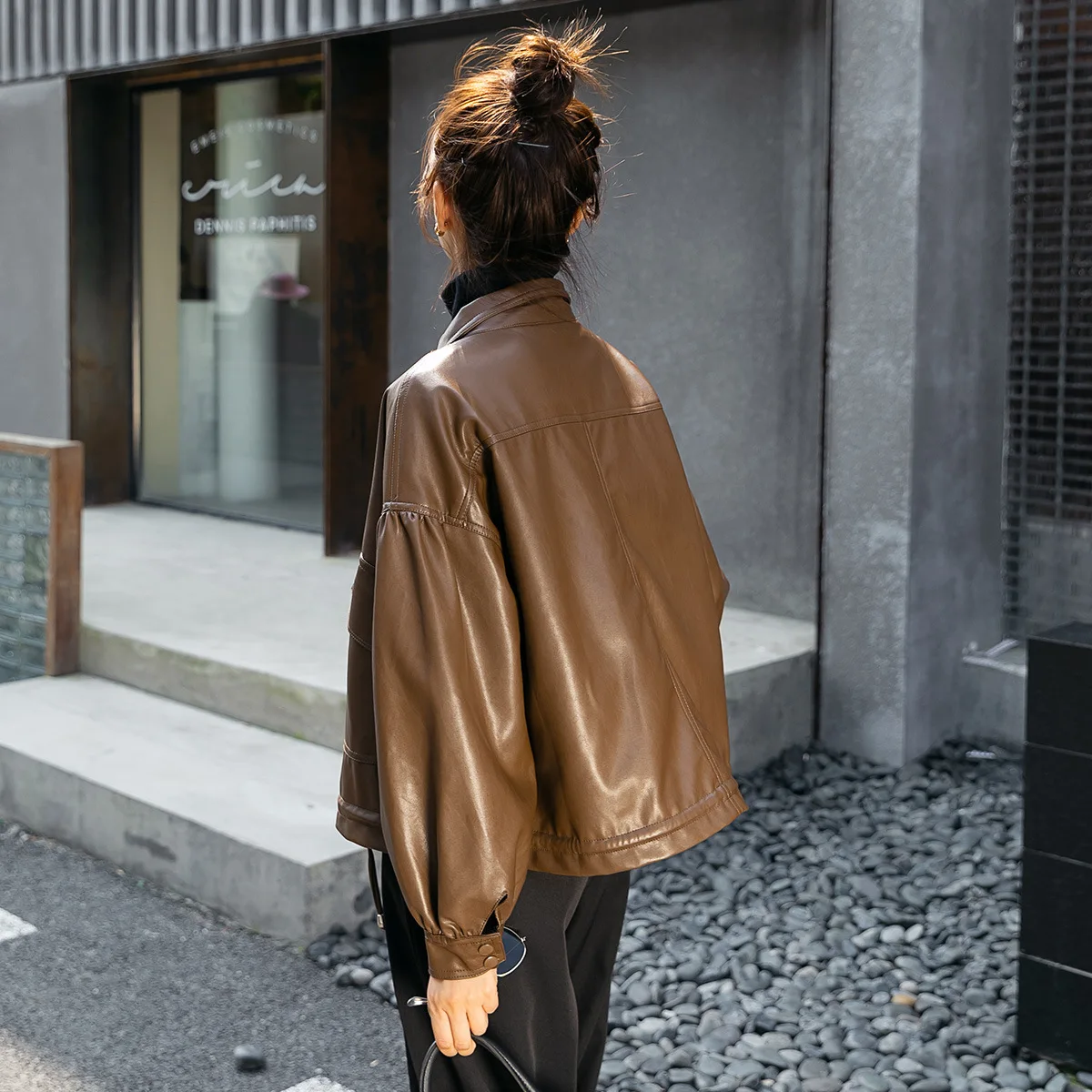 Short leather women's autumn  winter 2022 Korean fashion of long-sleeved single-breasted hooded brown loose leather women