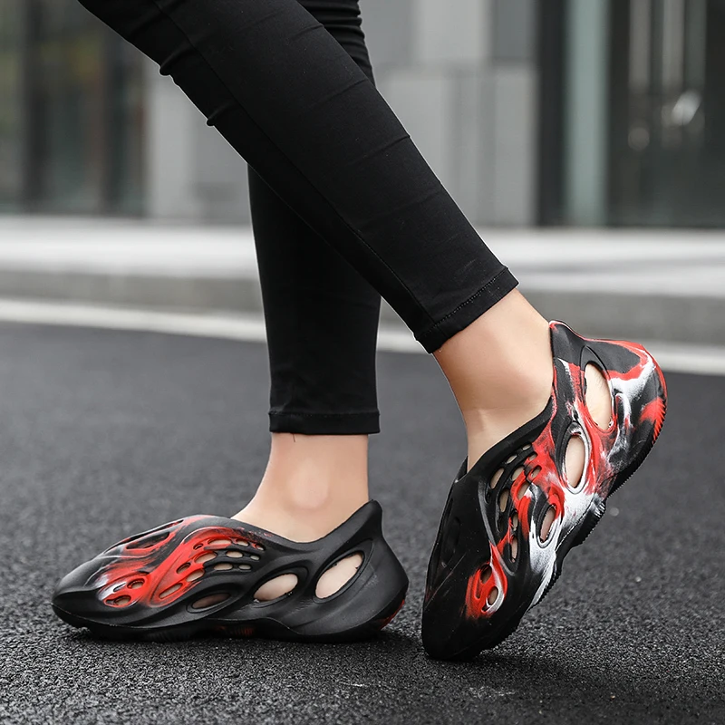 

Unisex Garden Sandals 2023 Summer Clogs Men Classic Non Slip Sandals Luxury EVA Slip-On Beige Clogs Women Flip Flops Slippers
