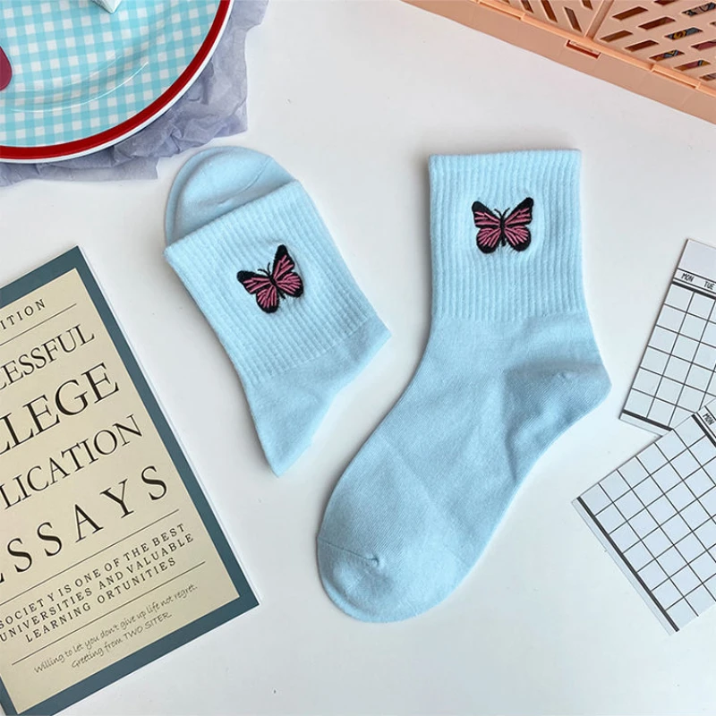 

Butterfly Embroidery Women Socks Female Mid-tube Japanese Cute Summer Korean Version Ins Tide Sock Skater Sports Couple Socks