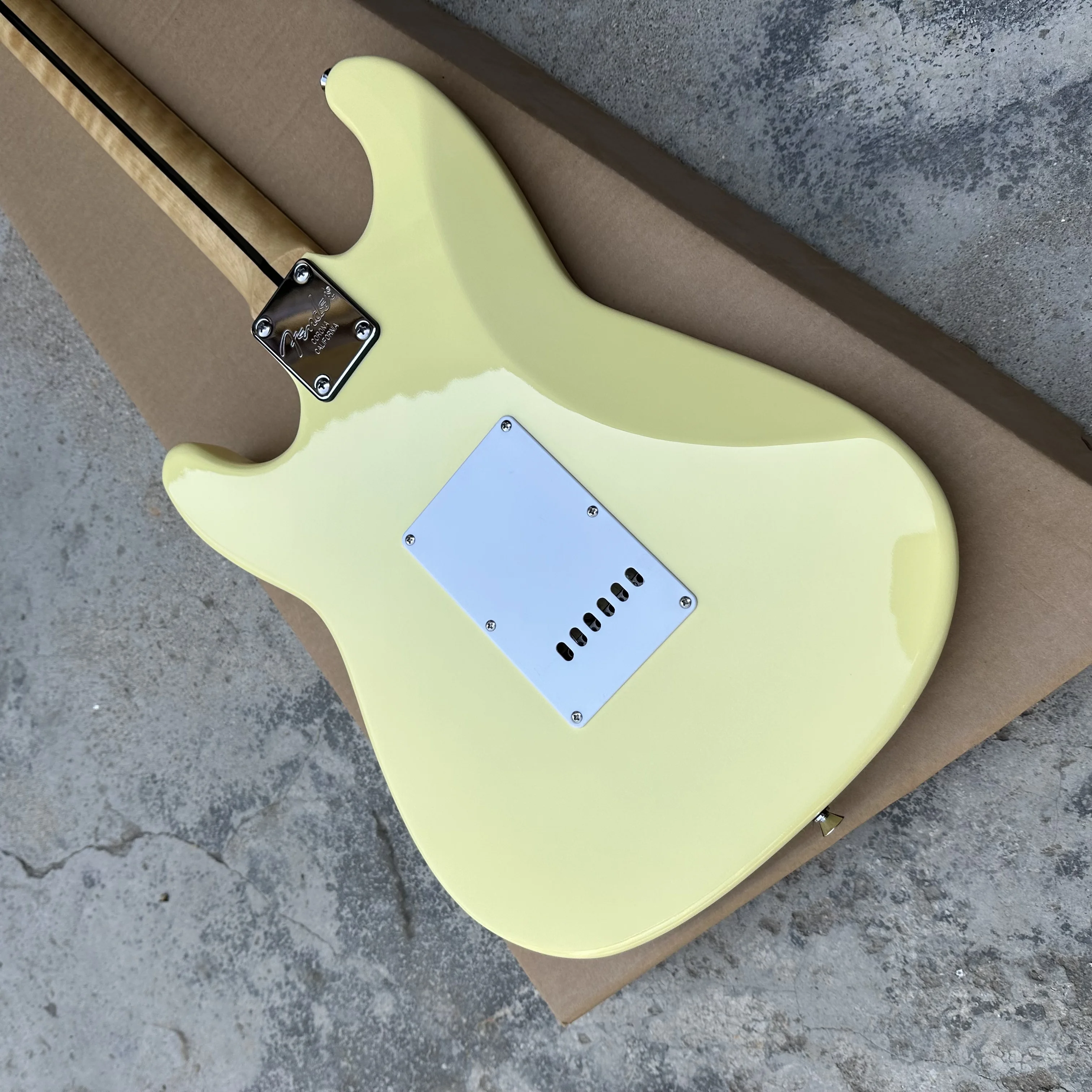 Электрогитара Stratocaste-r ST корпус из красного дерева кленовый гриф гитара с 22 ладами