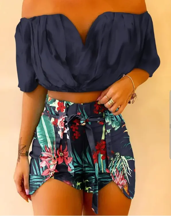 

Off Shoulder Ruched Women's 2-piece Set Shorts Top & Tropical Print Shorts Set